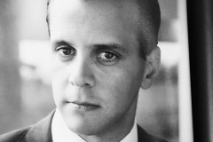 Alejandro Medina Mora blanco y negro